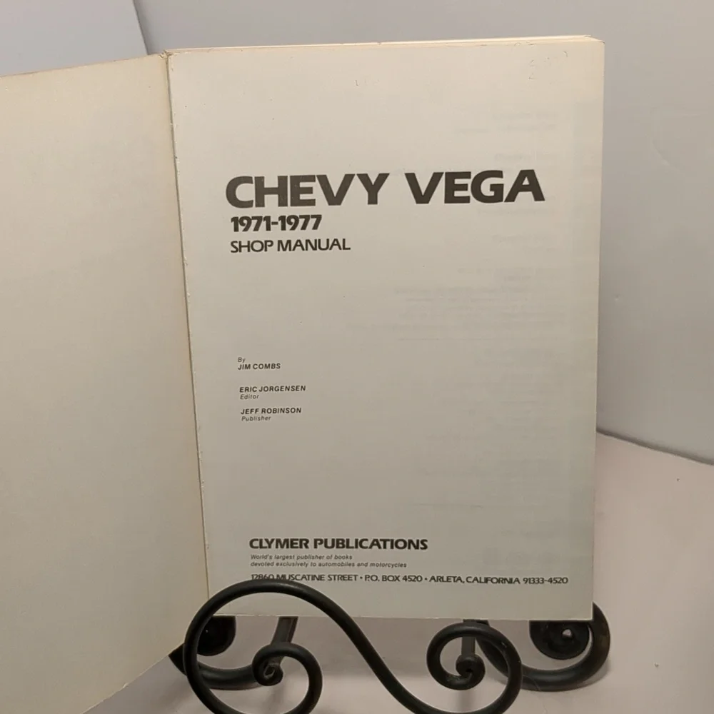 Vtg Clymer Chevy Vega shop manual 1971-1977. Very good condition! Car repair - Picture 3 of 7